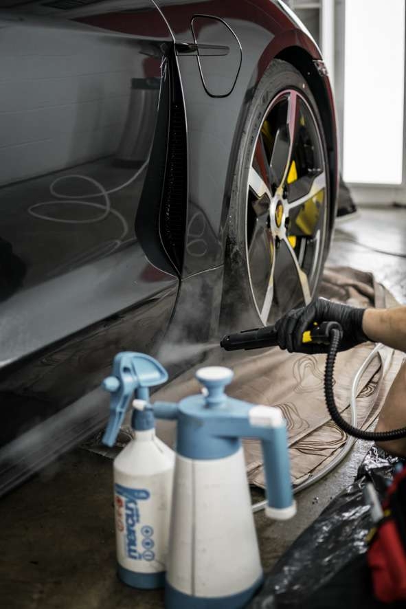 Porsche Taycan image