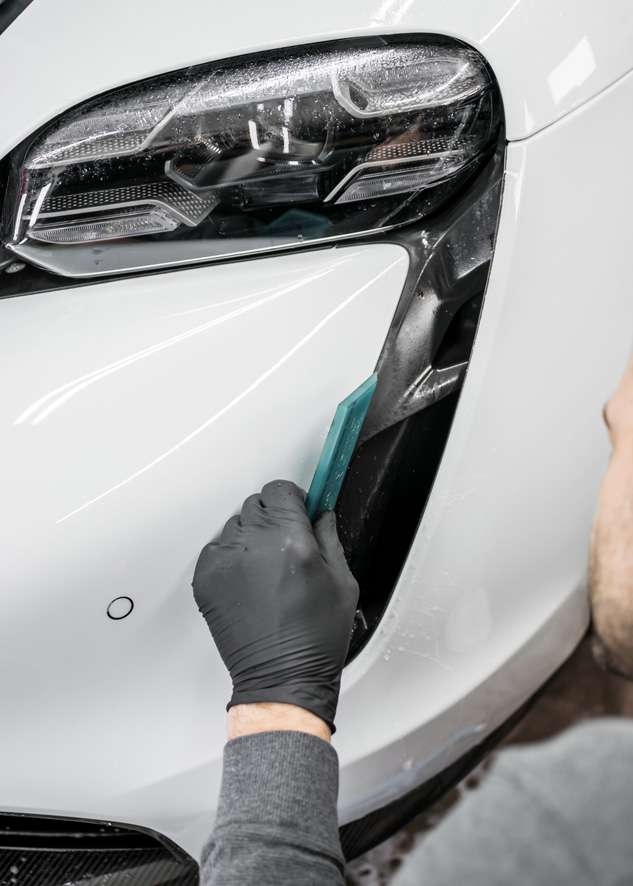 Porsche Taycan image