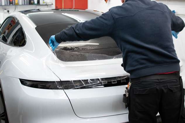 Porsche Taycan image