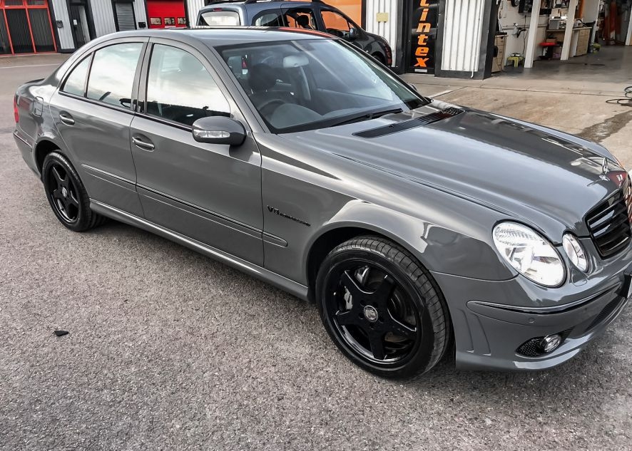 Mercedes E55 AMG vinyl wrapped in nardo grey