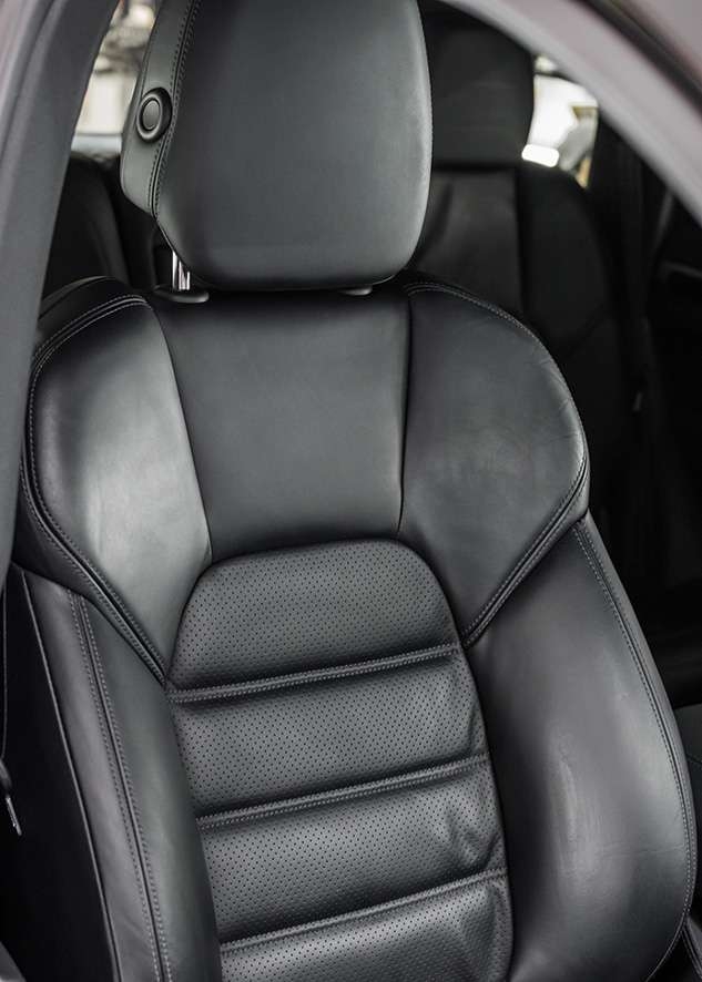 Porsche cayenne car before interior detailing