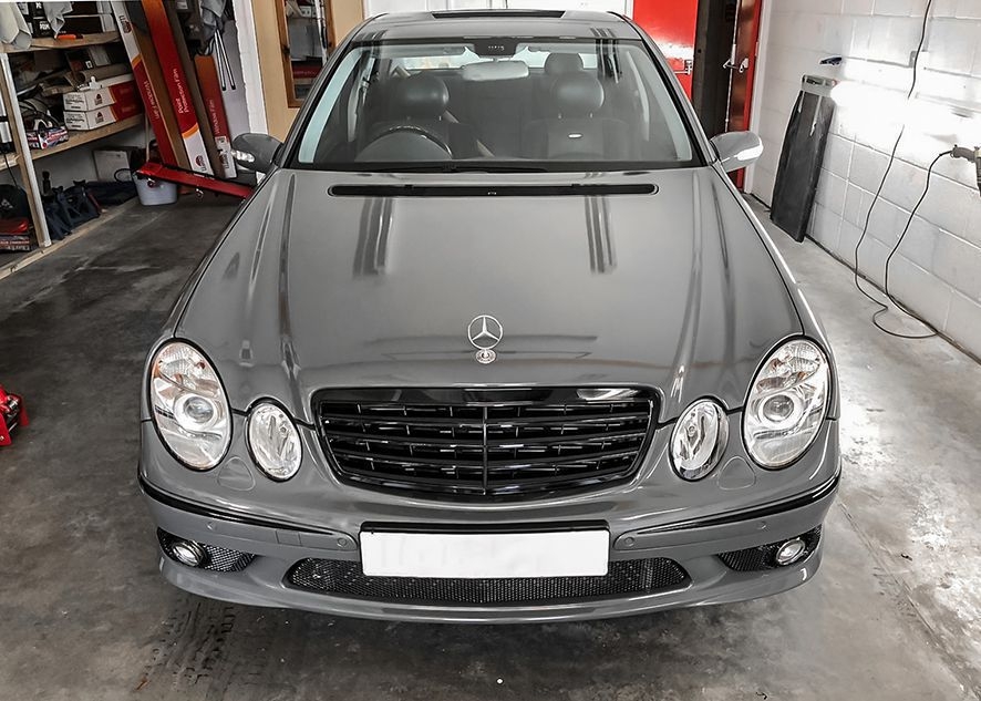 Mercedes E55 AMG vinyl wrapped in nardo grey