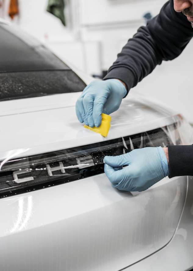 Porsche Taycan image