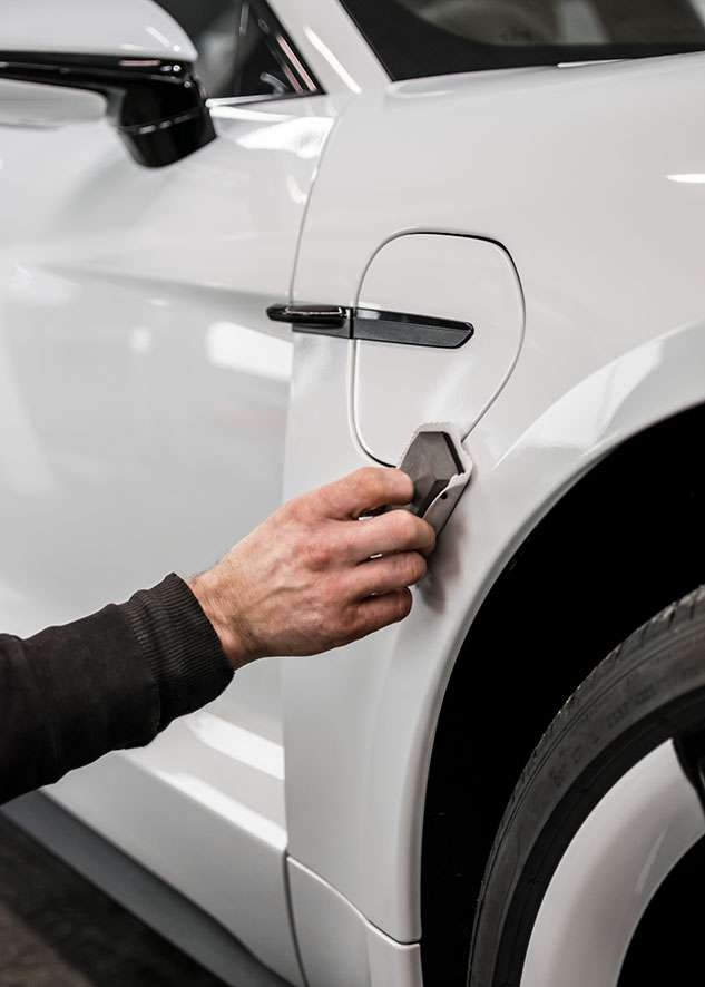 Porsche Taycan image