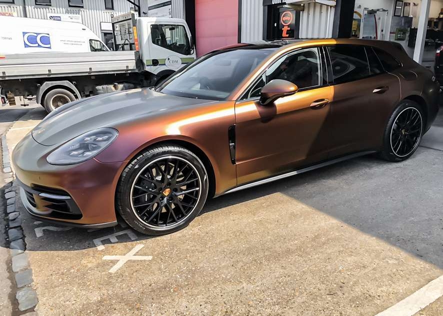 Porsche Panamera E-Hybrid image