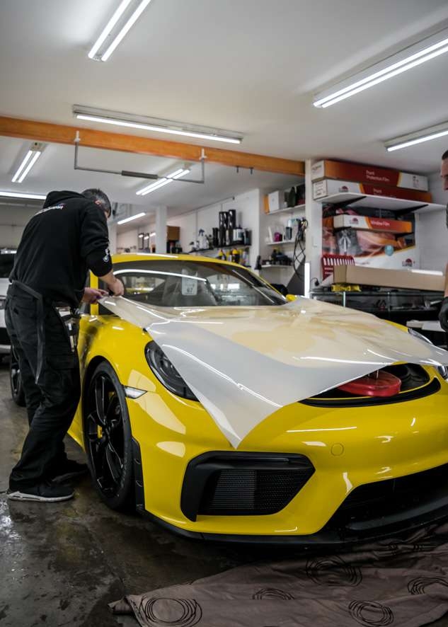 Porsche Cayman image