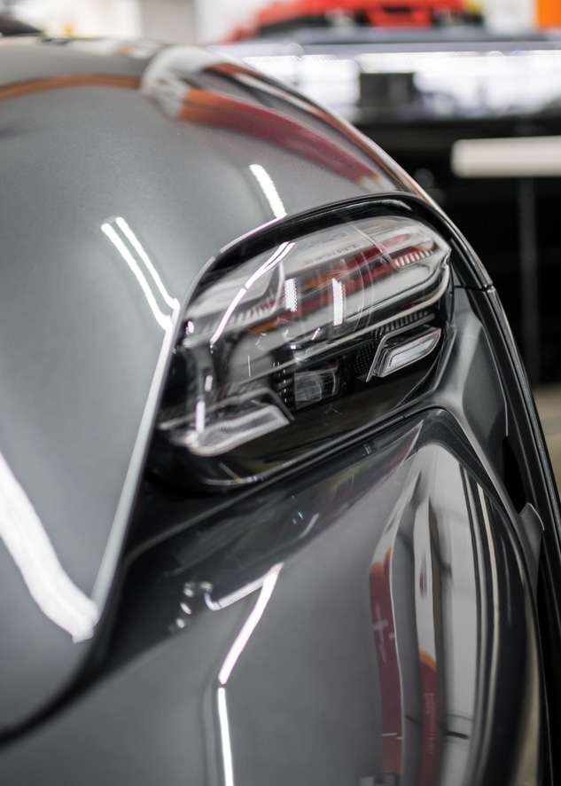 Porsche Taycan image